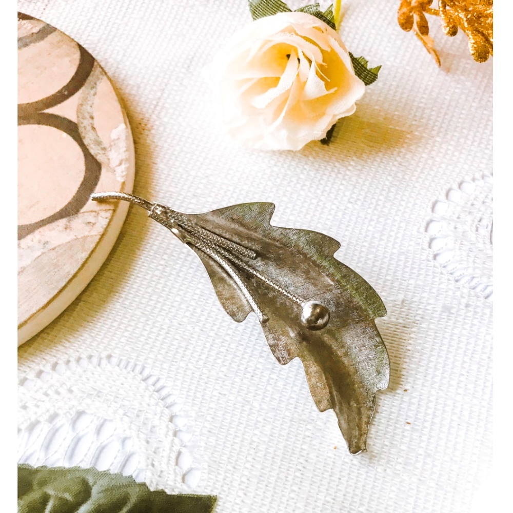 Vintage Silver Leaf Brooch - Costume Jewelry piece